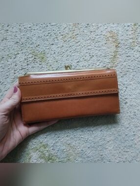 Tan Cowhide Wallet